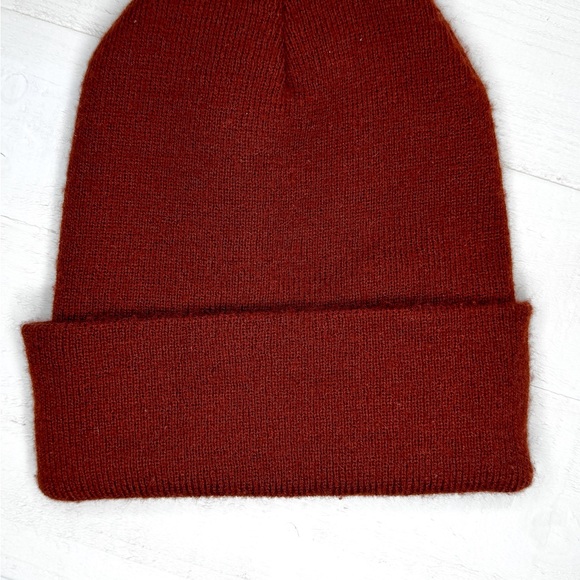 🧡 Carhartt Knit Cuffed Beanie – Rust / Burnt Orange – Classic Logo Patch - Picture 2 of 4